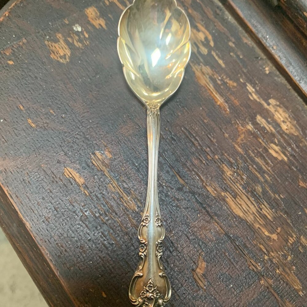 International Deep Silver Shell Spoon 6 1/2"